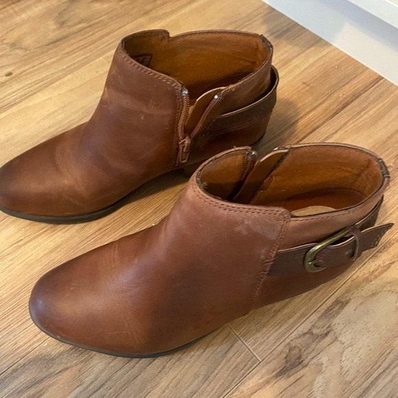 Clark’s ankle booties - Picture 3 of 11